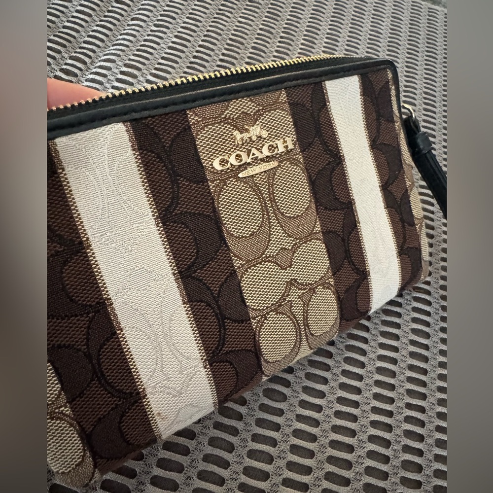 Like New Coach Zip Wristlet Wallet Luxury Jacquard Stripes Brown Cream Signature - Picture 6 of 8